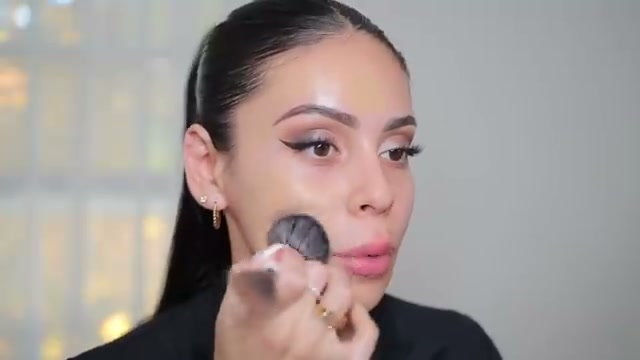 F4 Dual-Ended Foundation and Face Brush