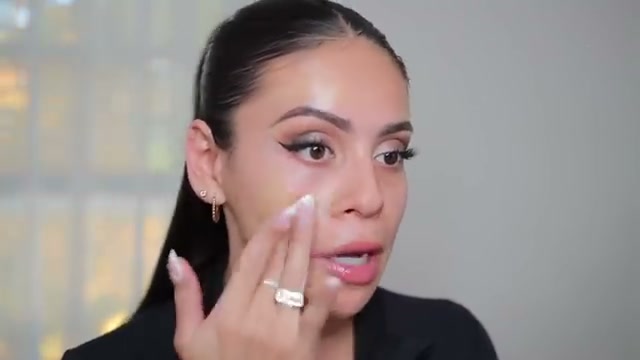 SurrealSkin Natural Finish Foundation