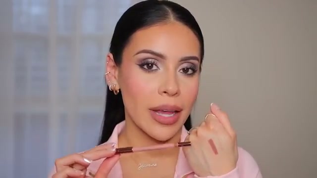@juicyjas reviewing Natasha Denona I Need a Nude Lip Crayon at 31:58 in a YouTube Shorts video