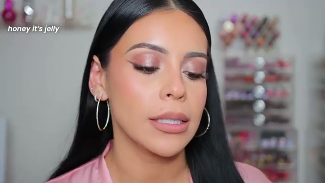 @juicyjas reviewing NYX Jelly Jolli Gloss at 18:44 in a YouTube Shorts video
