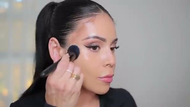 Soft Pinch Liquid Contour