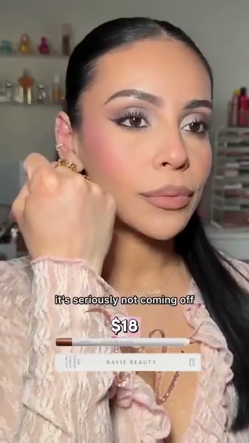 @juicyjas reviewing Revie Beauty Soft Definition Longwear Lip Liner at 00:40 in a YouTube Shorts video