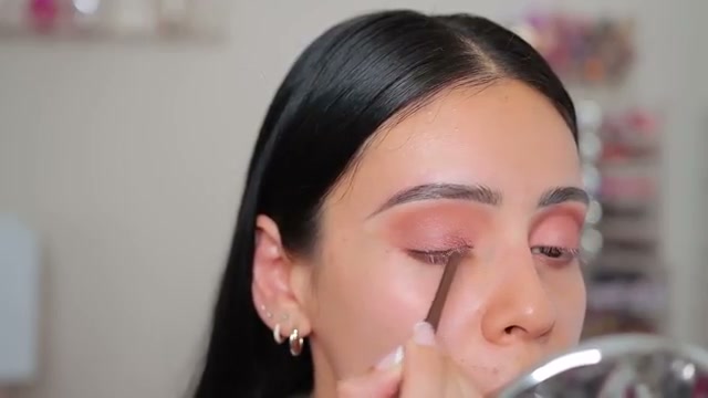 @juicyjas reviewing Rimmel Exaggerate Waterproof Eyeliner at 05:41 in a YouTube Shorts video