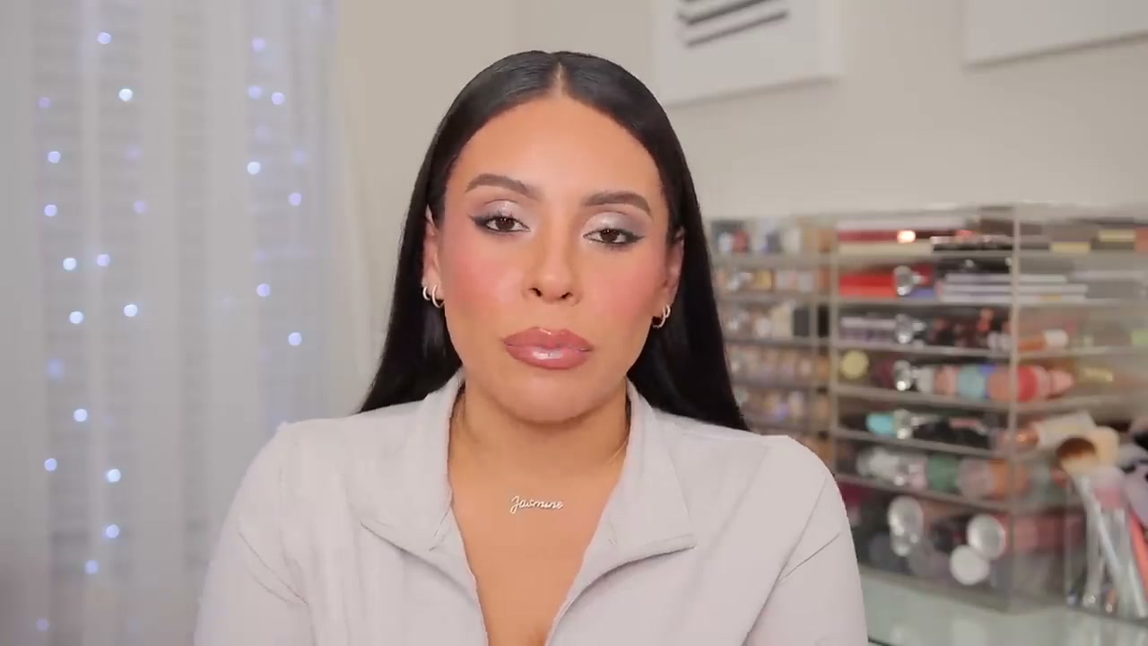@juicyjas reviewing Tree Hut Pumpkin Pop Body Butter at 04:45 in a YouTube Shorts video