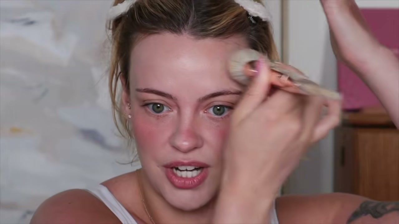 @juliaadamsmua reviewing MAKE UP FOR EVER HD Skin Balancing & Perfecting Foundation at 02:54 in a YouTube Shorts video