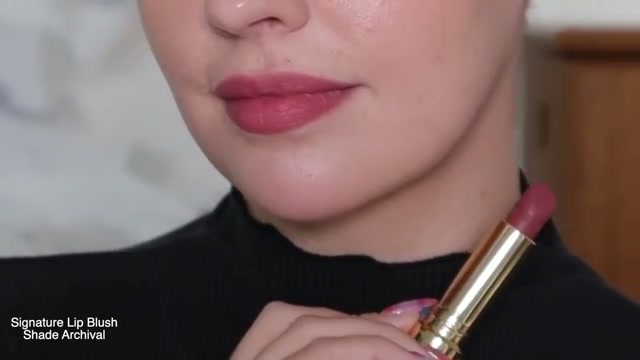 Signature Lip Lightweight Lipstick