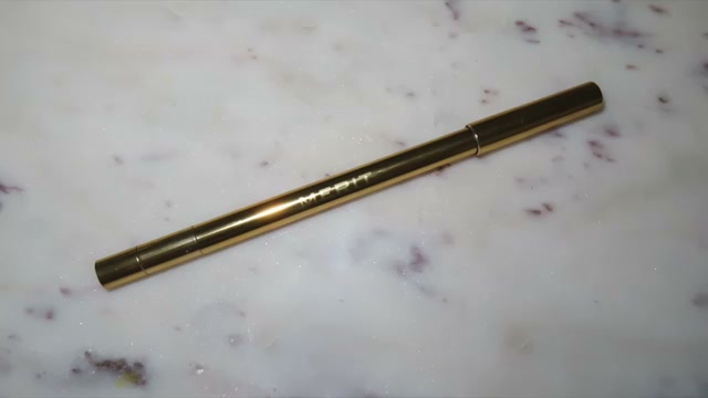 Signature Lip Sheer Lip Liner