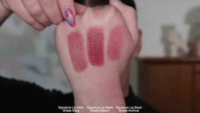 Signature Lip Lightweight Matte Lipstick