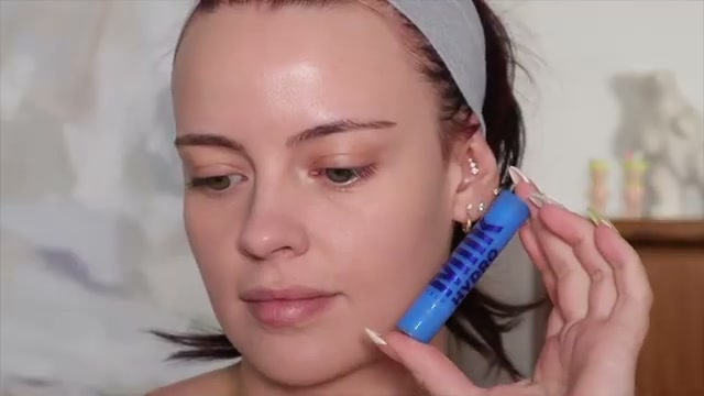 Hydro Grip 12HR Hydrating Gel Stick Concealer