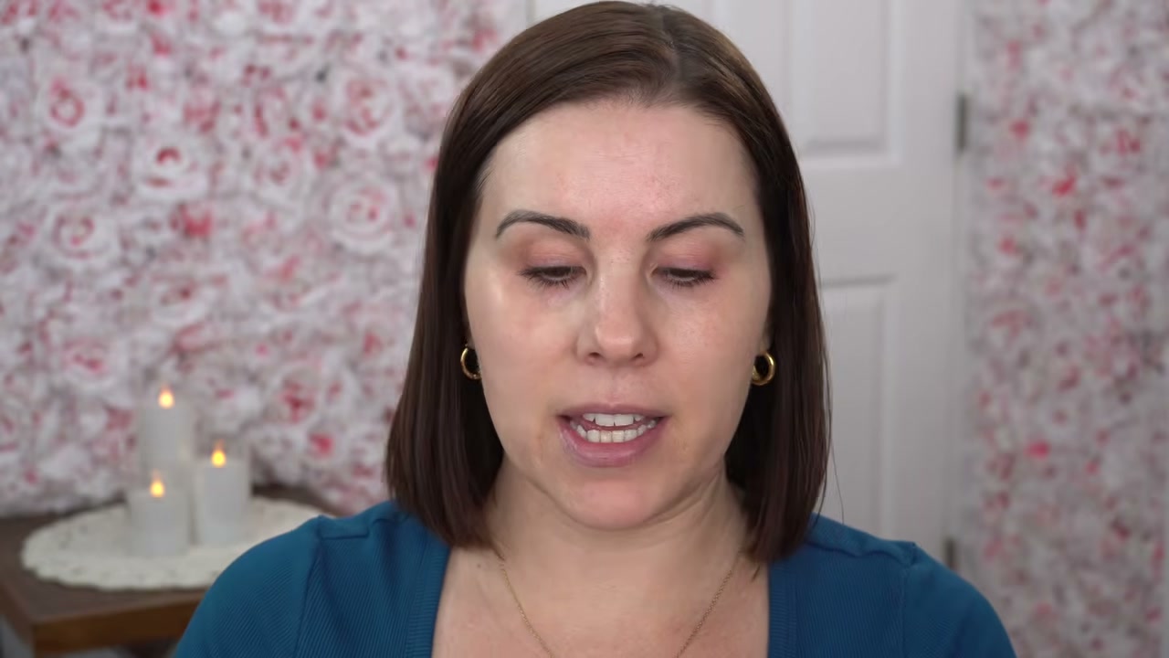 @juliedawnbeauty reviewing B Pure Mattifying Primer at 01:09 in a YouTube Shorts video