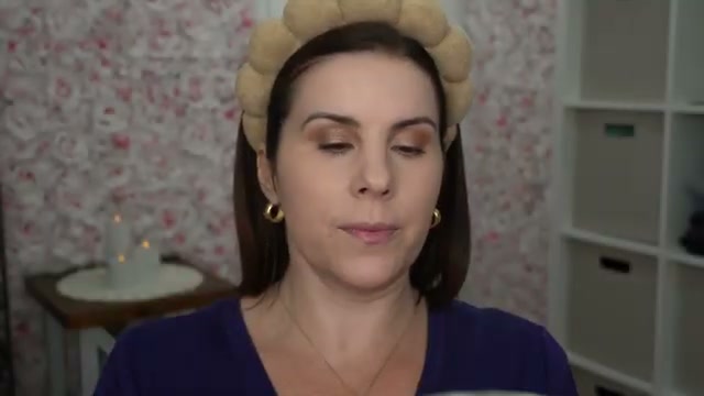 @juliedawnbeauty reviewing Beauty Creations Duet Gel Tint + Brow Pencil at 06:00 in a YouTube Shorts video
