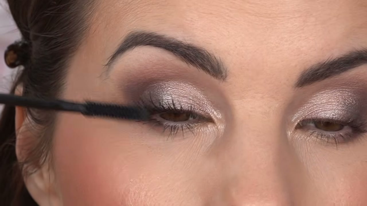 Tubing Stay in Place Volume Mascara