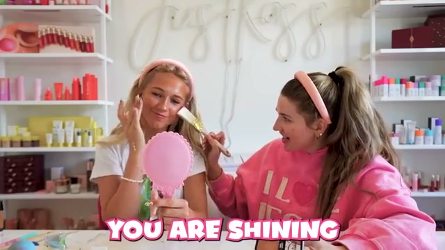@justkass reviewing L.A. Colors Shimmer Highlighter at 32:02 in a YouTube Shorts video