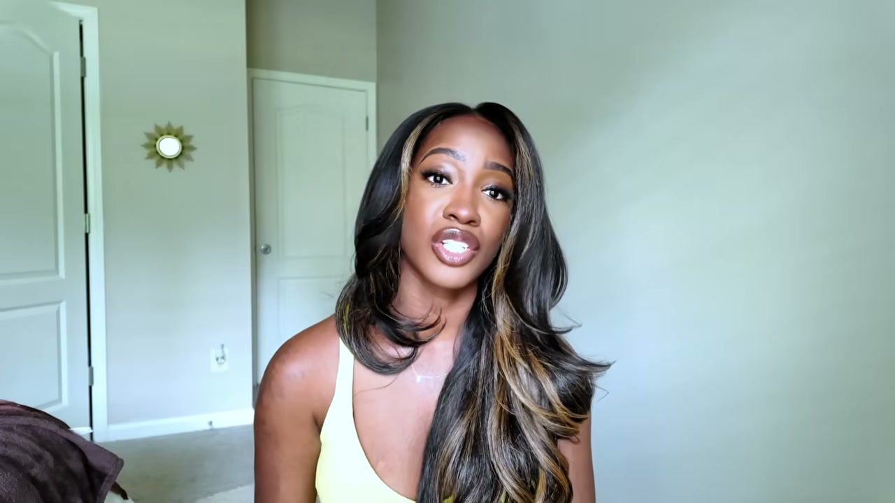 @justshanygne reviewing SheaMoisture Apple Cider Vinegar and Niacinamide Instant Scalp Refresh Anti-Dandruff Spray at 07:56 in a YouTube Shorts video