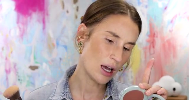 @kackie reviewing SOSHE Beauty Blurring Pillow Bronzer at 12:24 in a YouTube Shorts video