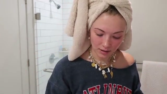 @kayla.ryan1 reviewing Aquaphor Aquaphor Healing Ointment at 06:57 in a YouTube Shorts video