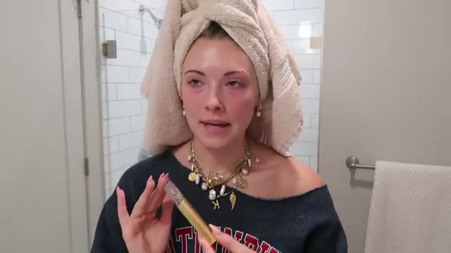 @kayla.ryan1 reviewing Babe Lash Babe Lash Eyelash Enhancing Serum at 07:44 in a YouTube Shorts video