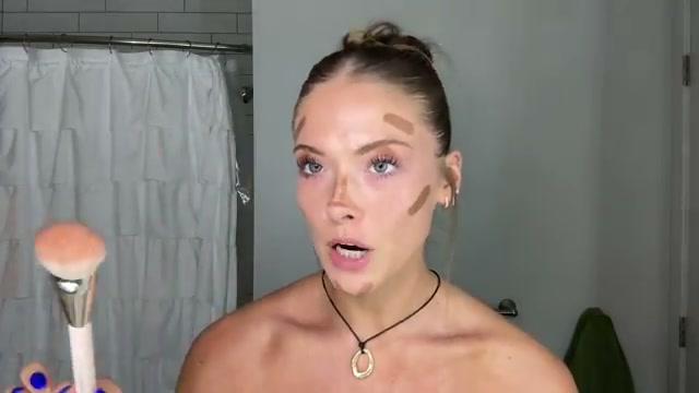 @kayla.ryan1 reviewing Charlotte Tilbury Charlotte Tilbury Hollywood Contour Wand at 01:29 in a YouTube Shorts video