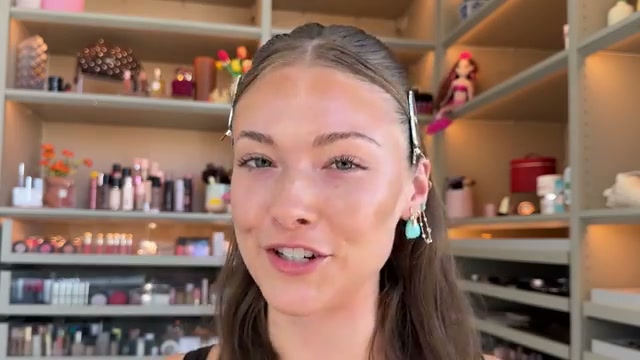 kayla.ryan1 mentioning L'Oréal Lumi Glotion at 02:27 in their YouTube video