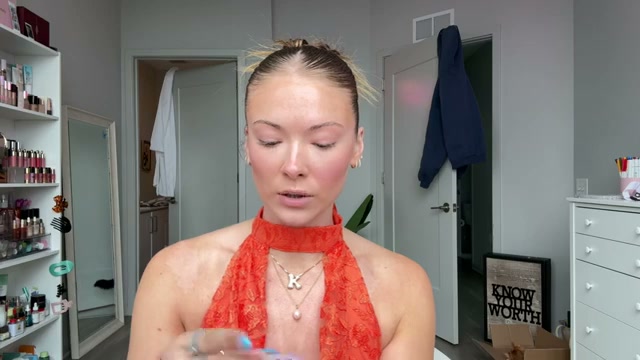 @kayla.ryan1 reviewing L'oreal Infallible Blur Perfection Loose Setting Powder at 02:27 in a YouTube Shorts video
