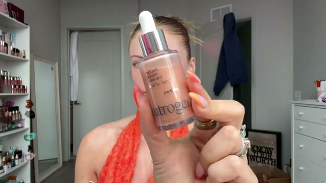 @kayla.ryan1 reviewing Neutrogena Radiant Primer and Serum at 00:25 in a YouTube Shorts video