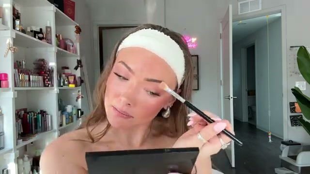 All Nighter Extra Glow Dewy Setting Spray