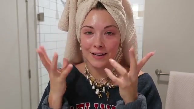 @kayla.ryan1 reviewing Youth to the People Youth to the People Superfood Skin Drip Smooth and Glow Serum at 04:26 in a YouTube Shorts video