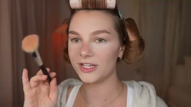 M405 Angled Contour Brush