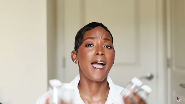 @kdcreatiive reviewing Rituals Essentials for Women Multi Vitamins at 17:01 in a YouTube Shorts video