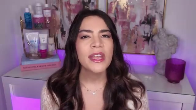 @kellydriscoll reviewing Biodance Collagen Gel Toner Pads at 01:59 in a YouTube Shorts video