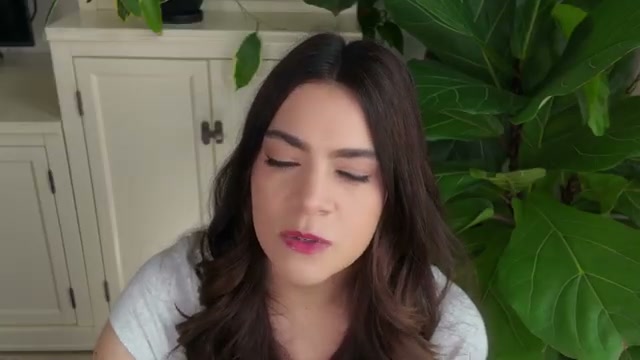 @kellydriscoll reviewing Stratia Lipid Gold at 21:17 in a YouTube Shorts video