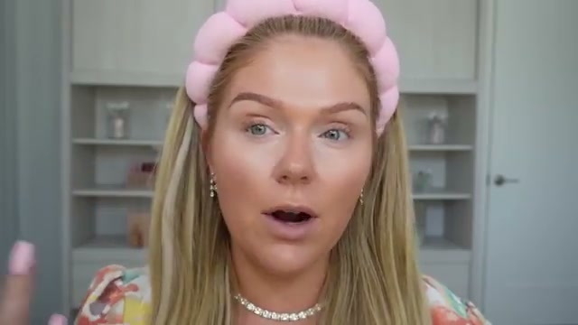 @kellystrack reviewing Catrice Instant Awake Under Eye Brightener at 06:03 in a YouTube Shorts video