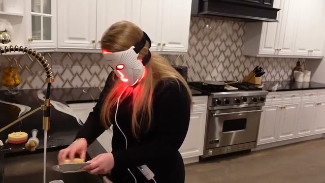 CurrentBody Skin LED Light Therapy Mask: Series 2