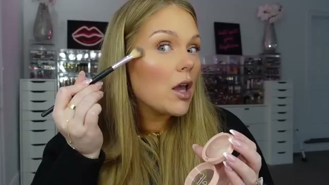 Halo Glow Silky Powder Highlighter