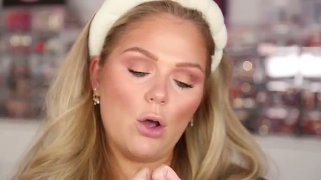 @kellystrack reviewing e.l.f. Cosmetics Halo Glow Silky Powder Highlighter at 12:46 in a YouTube Shorts video