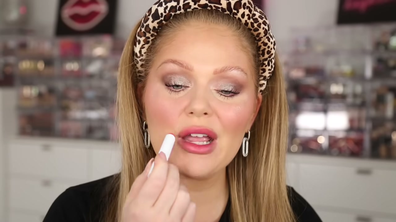 @kellystrack reviewing Essence Juicy Butter Balm at 13:03 in a YouTube Shorts video