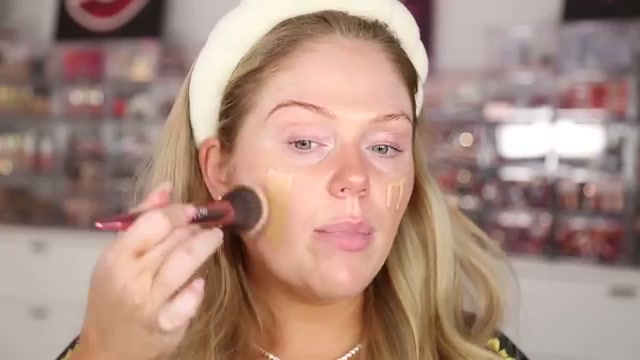 @kellystrack reviewing L'Oreal Paris Lumi Le Glow Tint at 03:04 in a YouTube Shorts video
