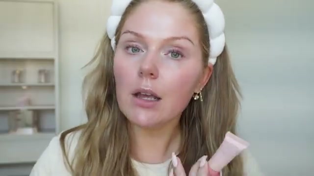 @kellystrack reviewing Marie Claire Liquid Blush at 05:58 in a YouTube Shorts video
