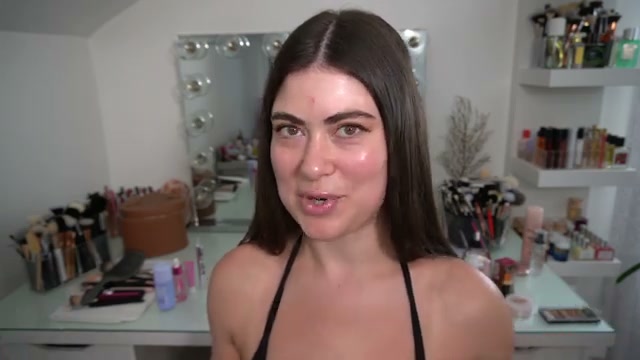 @kendallalfred reviewing KISS Sweetheart Lashes at 11:37 in a YouTube Shorts video