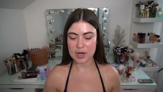 @kendallalfred reviewing L'Oreal Paris Haute Liquid Eyeliner at 07:46 in a YouTube Shorts video