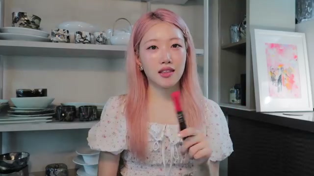 @krystallee reviewing Clio Superproof Mascara at 11:23 in a YouTube Shorts video