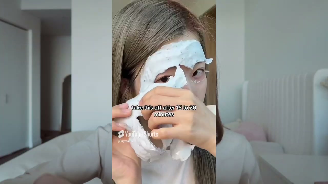 @krystallee reviewing Lindsay Cool Tea Tree Modeling Mask Cup Pack at 04:12 in a YouTube Shorts video