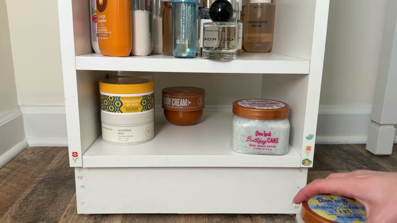 @laura.lavigne reviewing Bath & Body Works Birthday Cake Scrub at 02:18 in a YouTube Shorts video