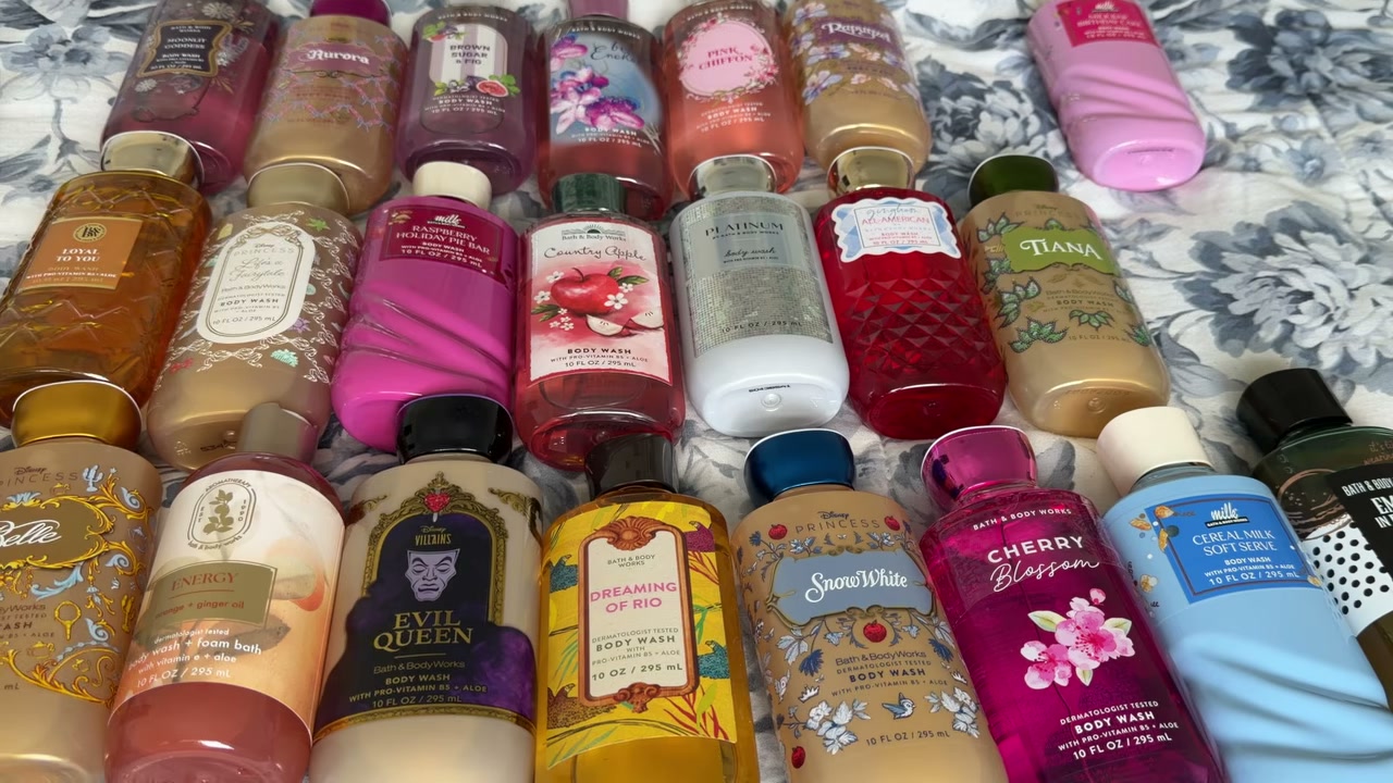 @laura.lavigne reviewing Bath & Body Works Raspberry Holiday Pie Bar at 08:36 in a YouTube Shorts video