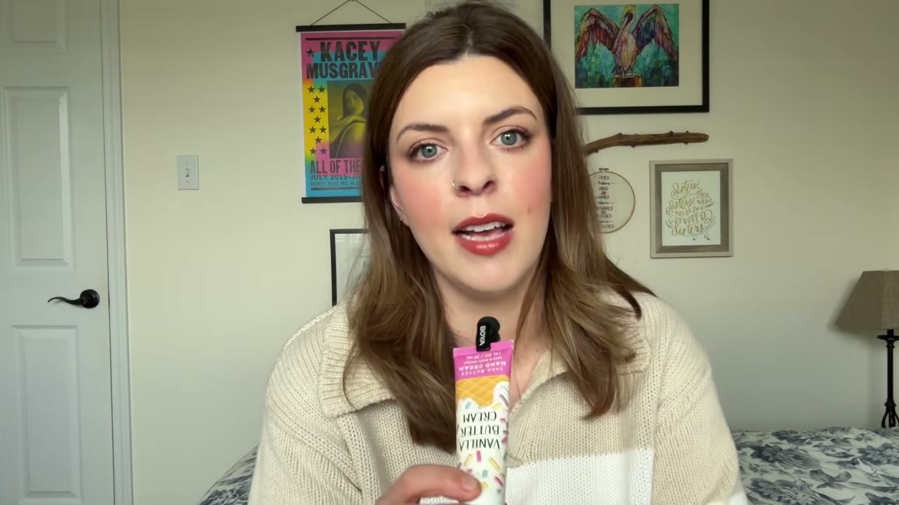 @laura.lavigne reviewing Biodance Rejuvenating Caviar PDRN Real Deep Mask at 09:54 in a YouTube Shorts video