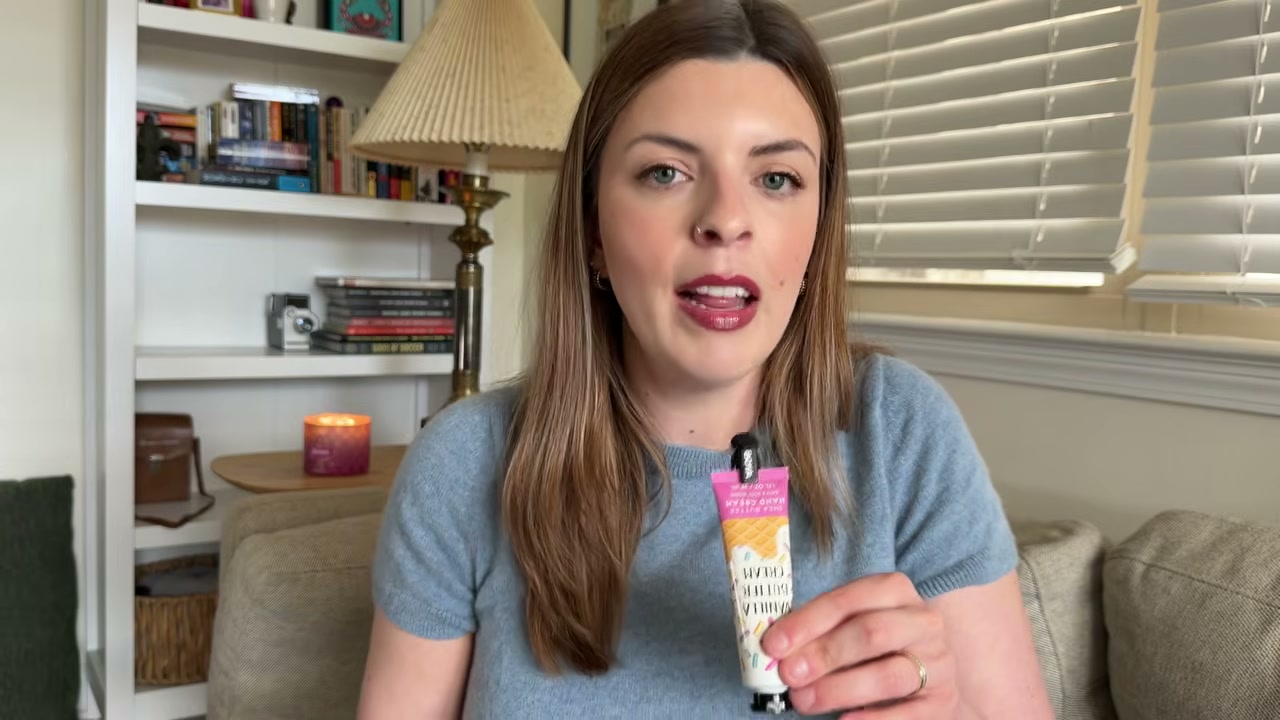 @laura.lavigne reviewing Flur Vanilla Skin at 06:51 in a YouTube Shorts video
