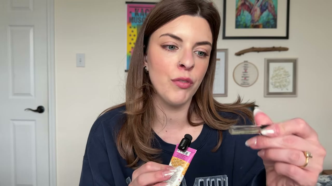@laura.lavigne reviewing Gucci Flora Gorgeous Jasmine at 23:25 in a YouTube Shorts video