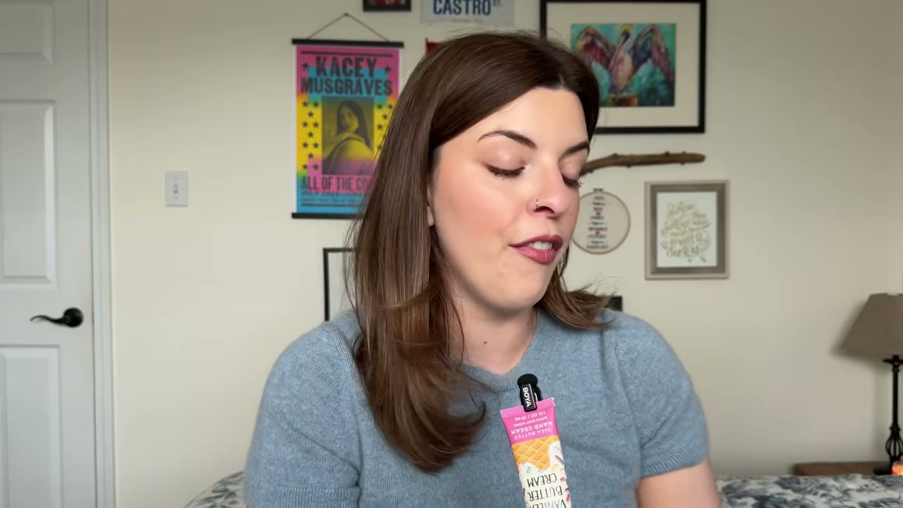 @laura.lavigne reviewing Gucci Flora Gorgeous Jasmine at 13:06 in a YouTube Shorts video