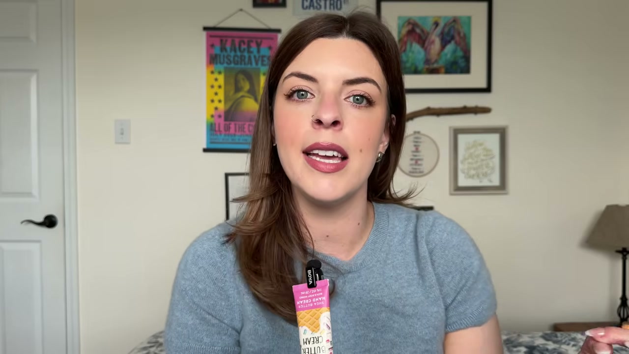 @laura.lavigne reviewing Snif Citrus Circus at 12:31 in a YouTube Shorts video