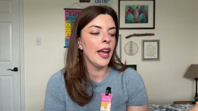 @laura.lavigne reviewing Snif Extra Whip Body Mist at 08:42 in a YouTube Shorts video